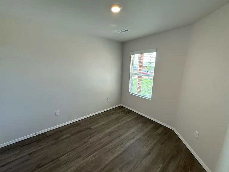 1761 Breckenridge St — Photo 14