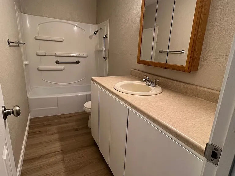 4203 SE Dorchester Dr — Photo 7