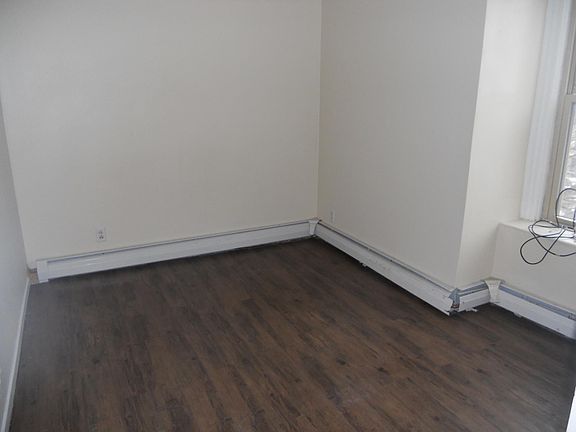 5th image of 425 Porter Ave APT 403