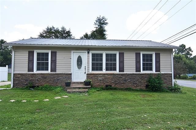 1st image of 601 E Saunders Ave