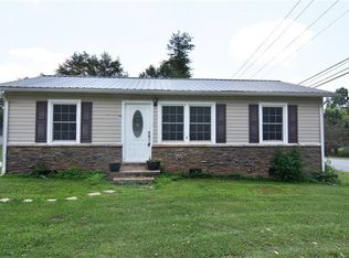 601 E Saunders Ave, Newton, NC 28658
