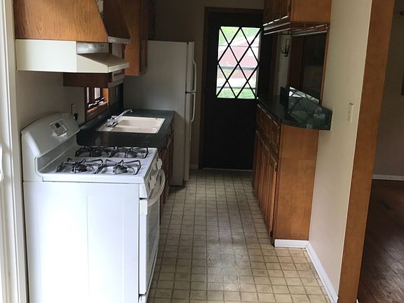 4th image of 7110 Carolina St