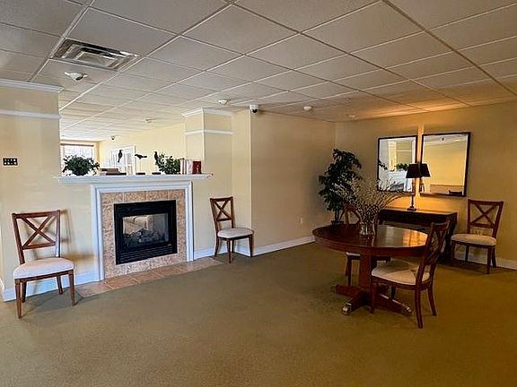 5th image of 61 Pearl Street #33