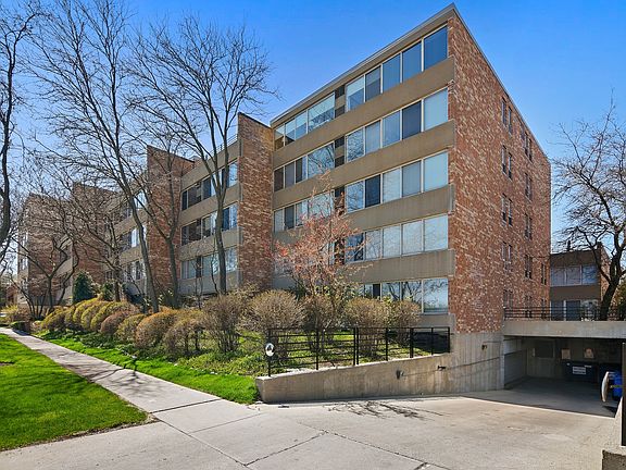 2nd image of 2022 Saint Johns Ave APT 201