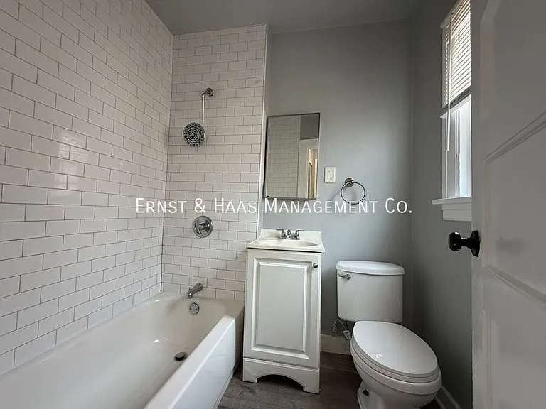 1119 Saint Louis Ave #5 — Photo 7