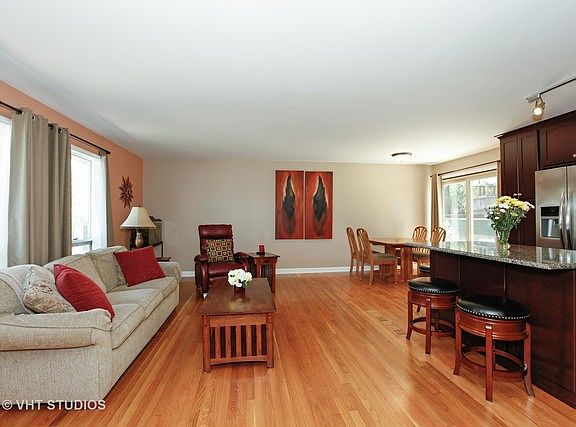 3rd image of 14740 Park Ave