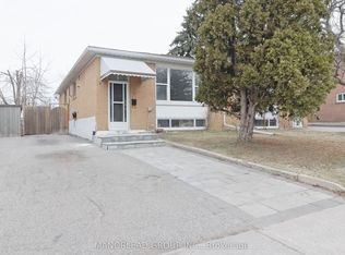 32 Clydesdale Dr, Toronto, ON M2J 3N2