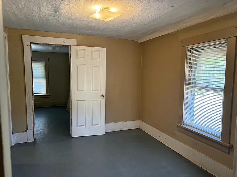 2802 Laurel Ave — Photo 8