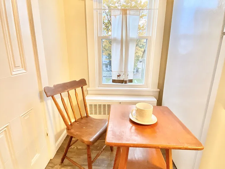 Cherry St — Photo 10