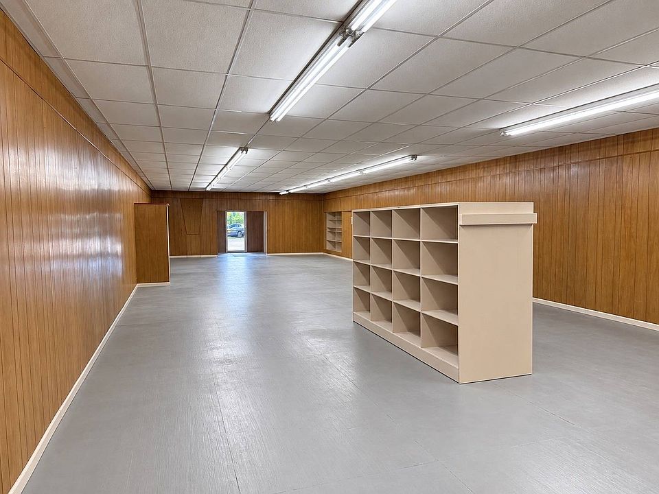 2nd image of 305 W Main St
