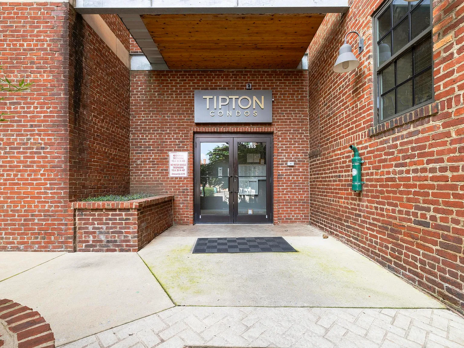 Tipton 305 (Rental) - 1 — Photo 2