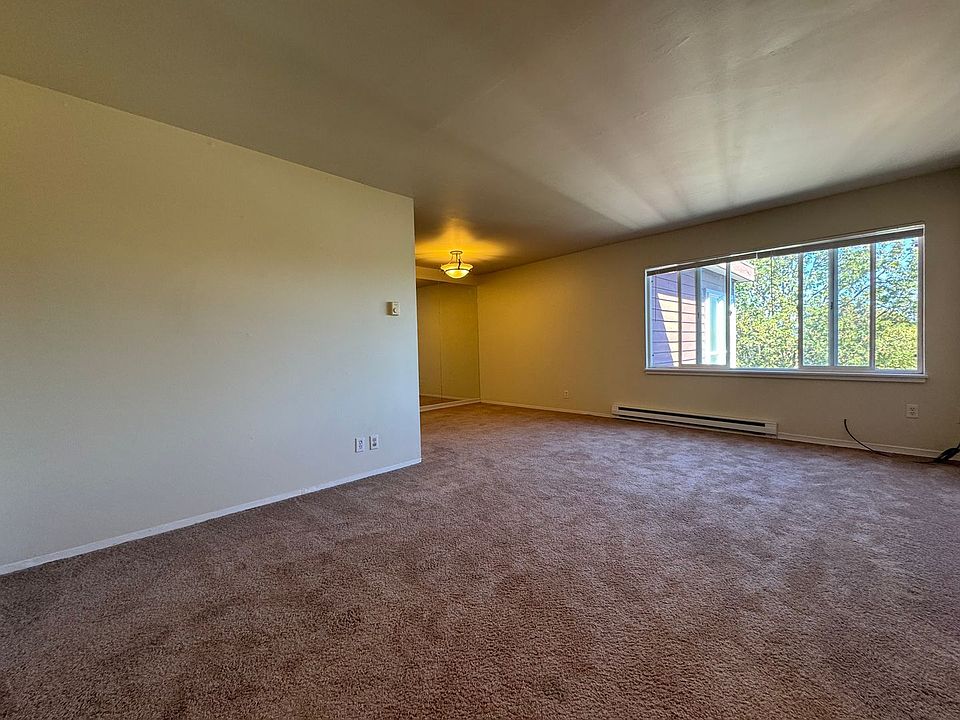 1st image of 424 19th Ave E APT 305