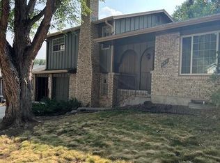885 S Newcombe Way, Lakewood, CO 80226