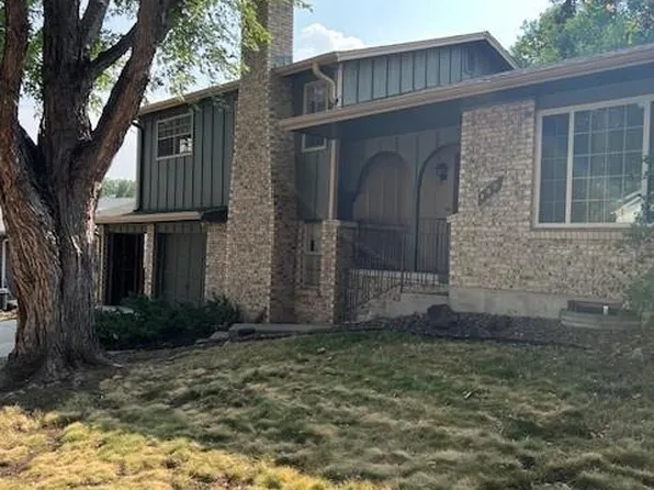 885 S Newcombe Way, Lakewood, CO 80226