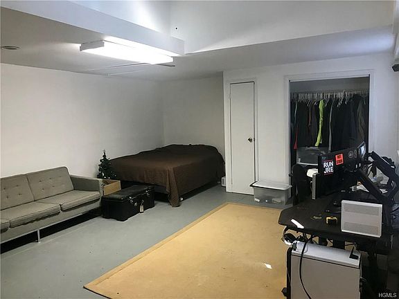 5th image of 243 Grand St