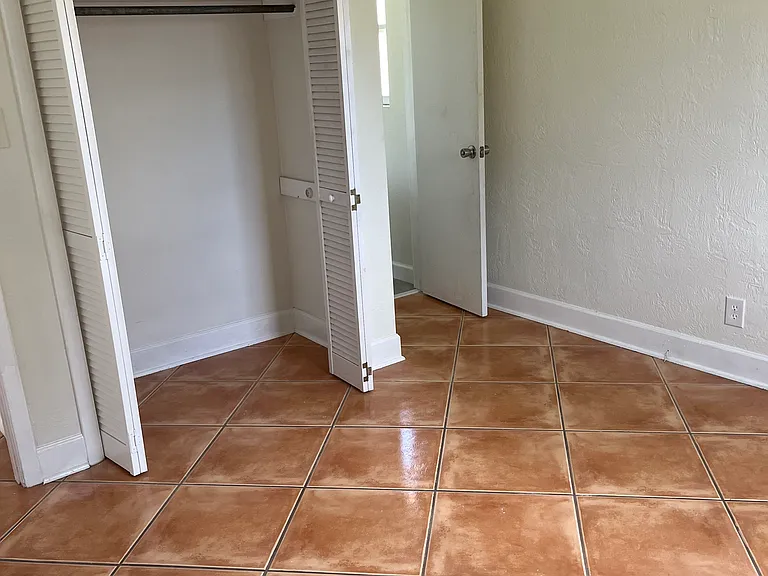 60 Circle Dr — Photo 6