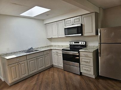 4th image of 179 129th St E #E