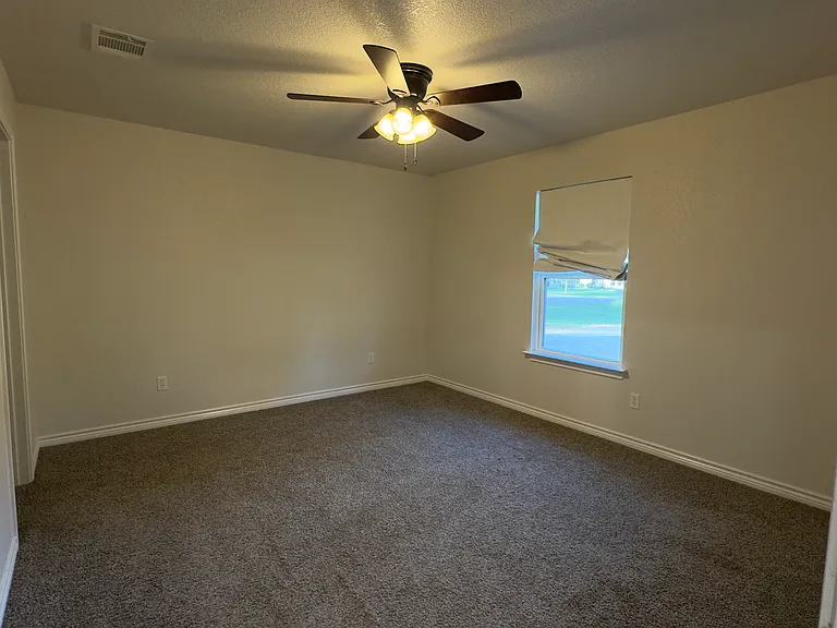 411 Pecan Tree Ct — Photo 14