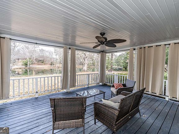 3rd image of 227 W Lakeshore Dr SE