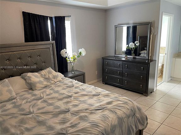3rd image of 3064 SE 17th Ave #0