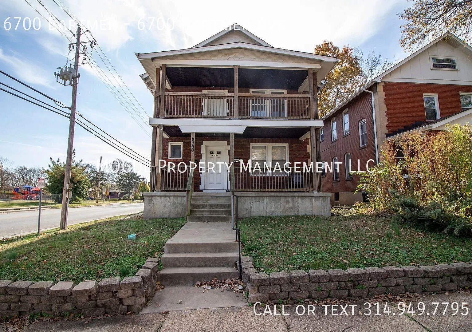 Dog friendly apartment in a convenient University City location! HUGE shared front balcony! — Photo 1