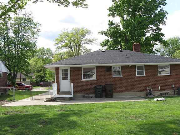 4th image of 32 Powhatton Dr