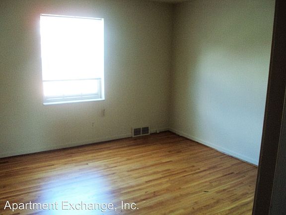 3rd image of 5830 Bermuda Dr APT B