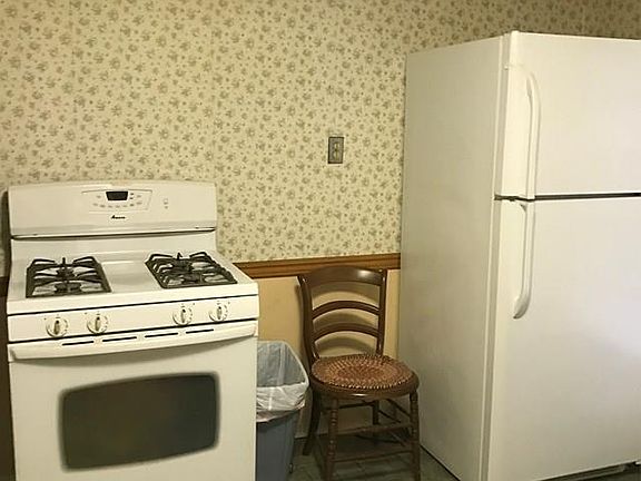 3rd image of 1704 Pennsylvania Ave