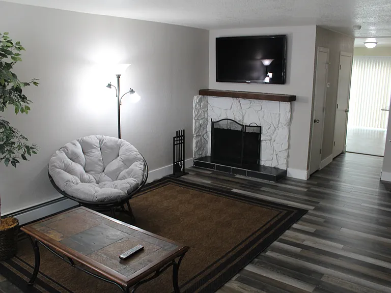 3421 N Shore Dr #3 — Photo 5