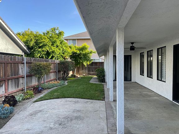 5th image of 900 Interlaken Dr