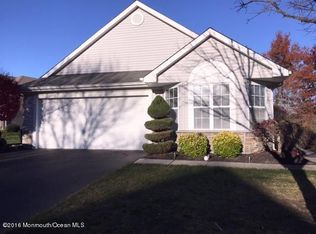 35 Strawberry Ln, Lakewood, NJ 08701