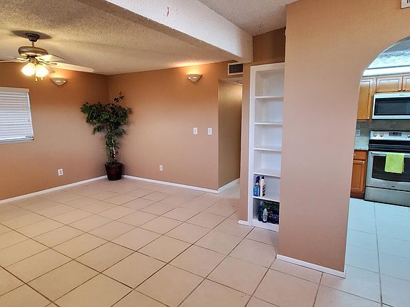 4th image of 2808 Paine Ln