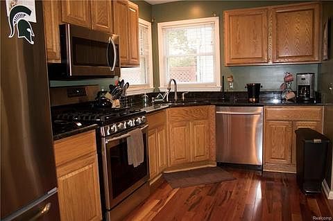 5th image of 2452 E Hudson Ave