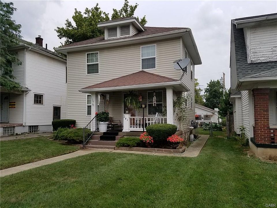 1st image of 241 Fernwood Ave