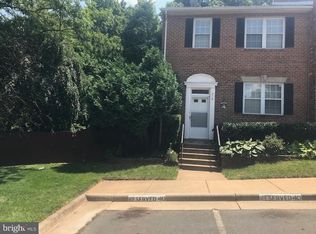 213 Beacon Dr, Sterling, VA 20164