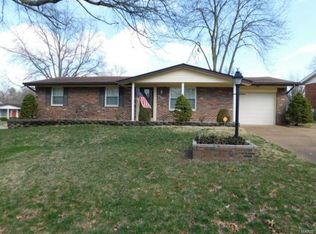 2704 Woodbury Dr, Saint Louis, MO