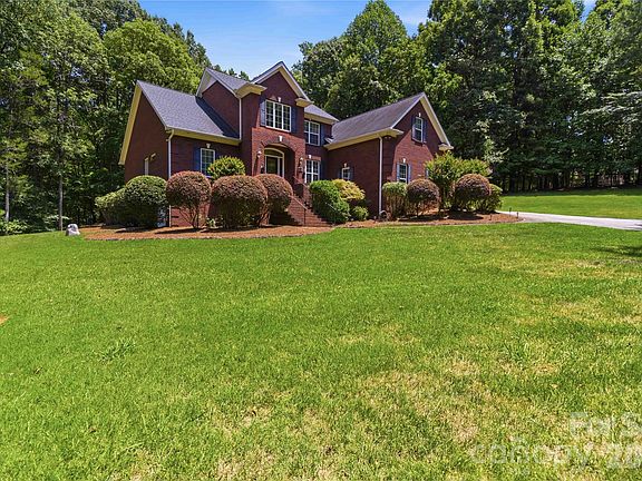 4th image of 280 Catawba Crest Ln