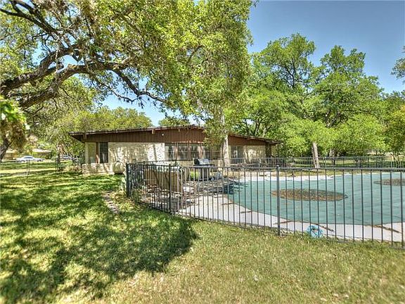 3rd image of 5603 Lakemoore Dr