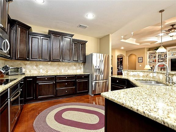 5th image of 133 Stone House Dr