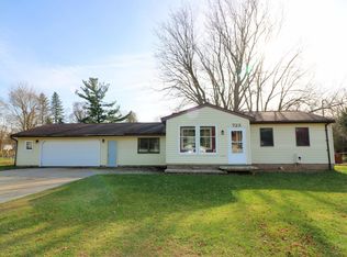 723 E Fairplains St, Greenville, MI 48838