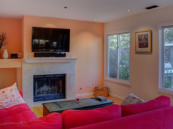 3rd image of 1054 Maria Dr