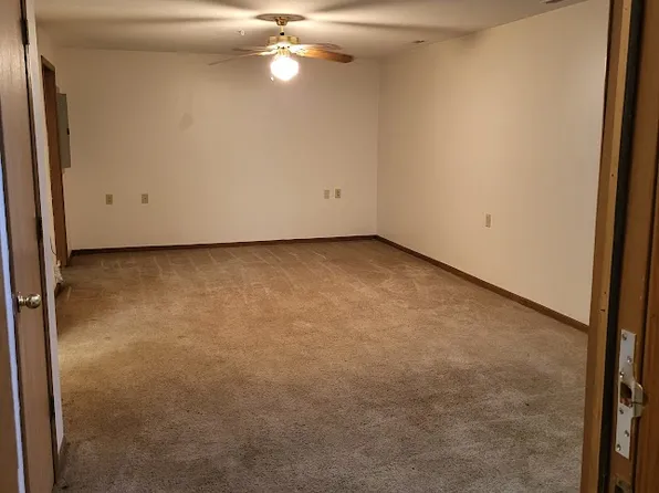 416 Sullivan Ave W, Waterloo, IA