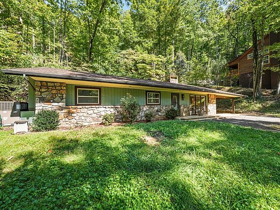 4th image of 740 Hidden Valley Rd