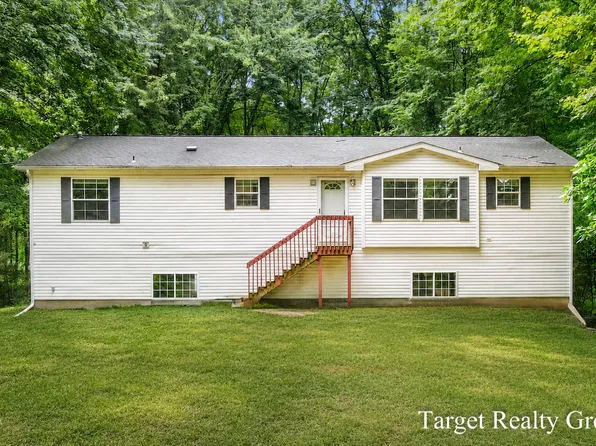 2568 Hoover St, Casnovia, MI 49318