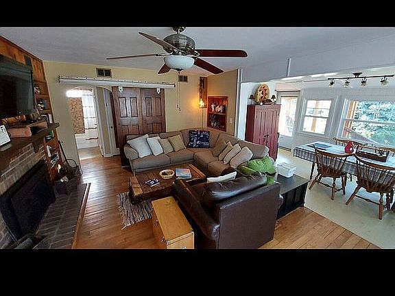 2nd image of 4289 Edgewater Dr