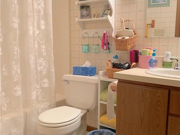 4th image of 918 Nob Hill Dr APT 2