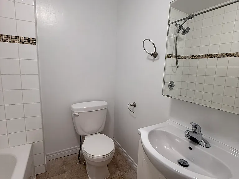 337 James St #1 — Photo 3