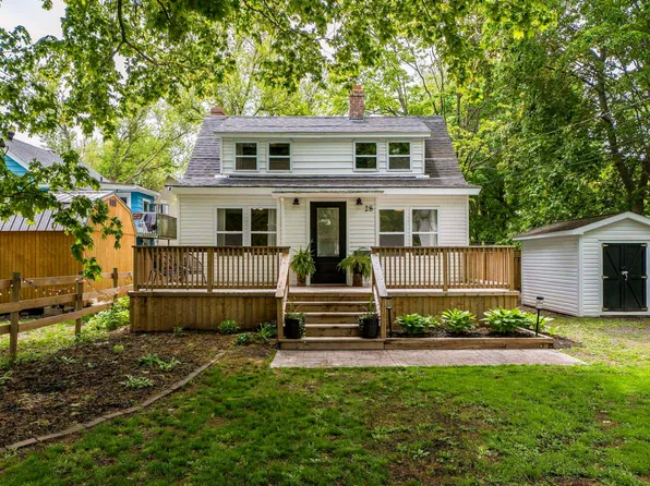 28 Crescent Ave, Kentville, NS B4N 1R2
