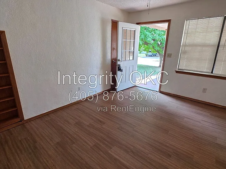 6316 S Durland Ave — Photo 3