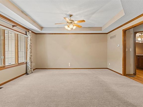 5th image of 722 SW Ginger Hill Dr